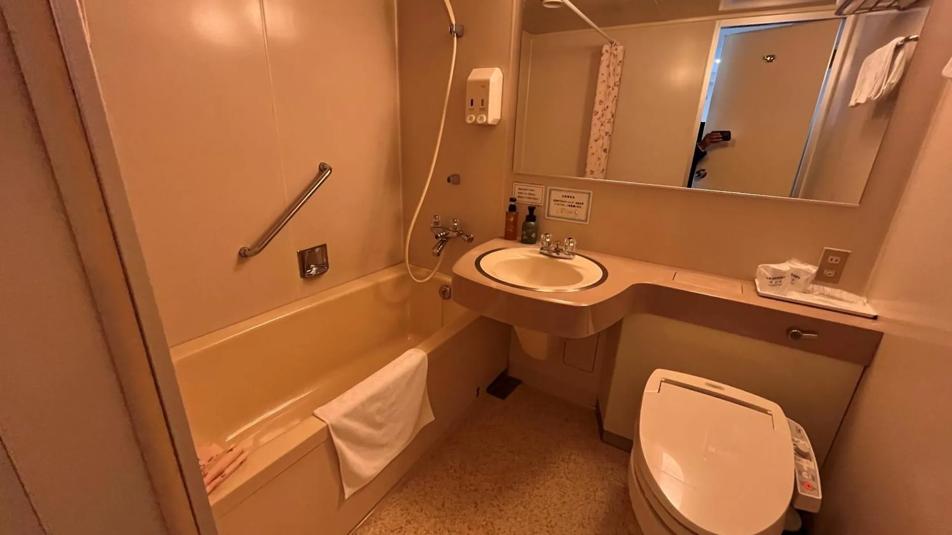 Seaside Hotel Kamome Hakodate 3*,